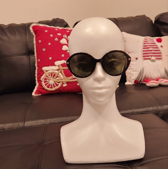 Gucci | Accessories | Gucci Round Sunglasses 55ml Black  display picture 3